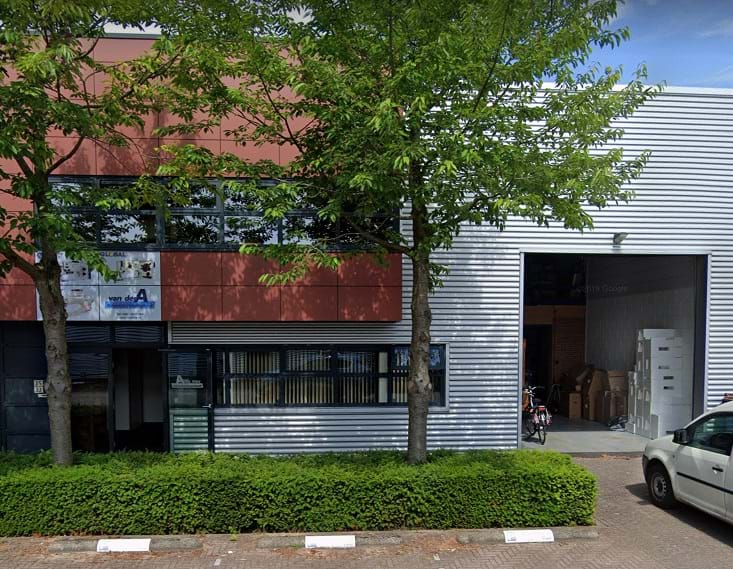 Bedrijfspand Van der A Naaimachines Lijnden